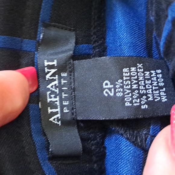 Alfani Black/Blue Zip Pockets Skirt.  Size 2P NWOT - Picture 5 of 6